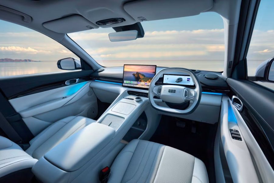 SMART TECH AT YOUR FINGERTIPS
Stay connected, in control, and protected with a 15.4" HD multimedia Display touchscreen for a smarter cabin.